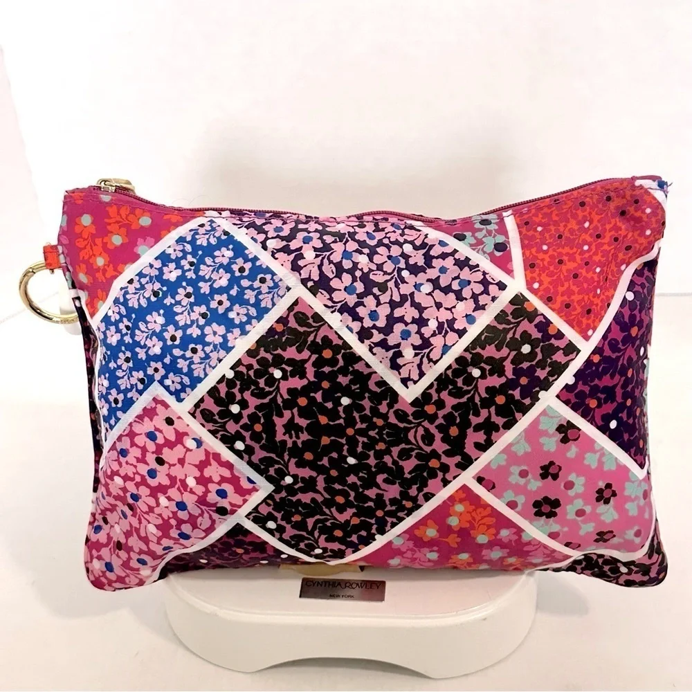 VERA BRADLEY modern melody medium zippered Bag gold key Ring NWOT